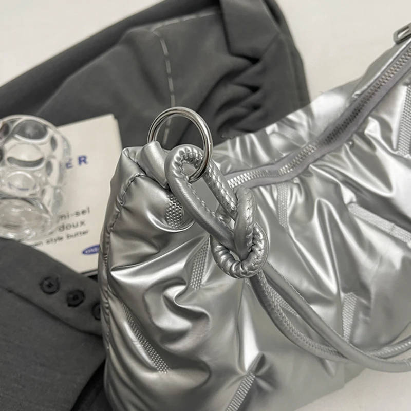 Koreai Alkalmi Csavargók Táskák Női Luxus Designer Táskák Pénztárcák 2023 Új Poliészter Dombornyomott Kis Hónalj Ruhával Váll